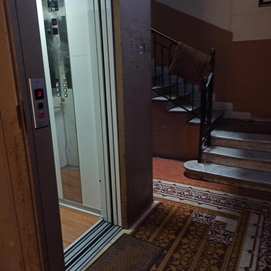 In The Center Rooms 那不勒斯 外观 照片