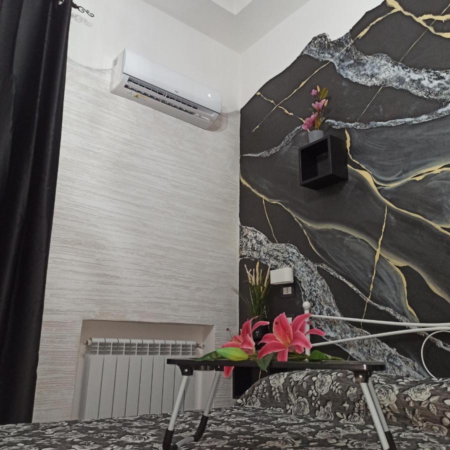 In The Center Rooms 那不勒斯 外观 照片