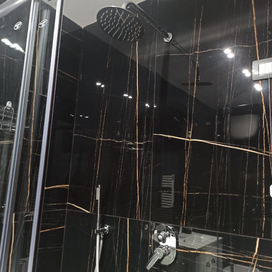 In The Center Rooms 那不勒斯 外观 照片