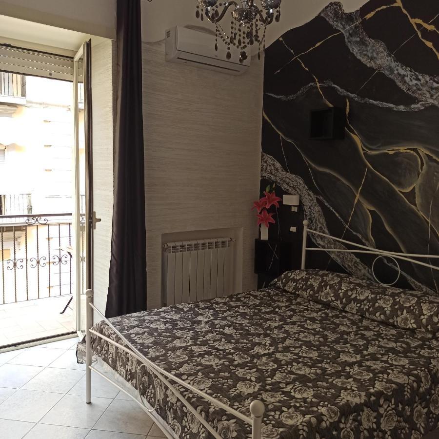 In The Center Rooms 那不勒斯 外观 照片