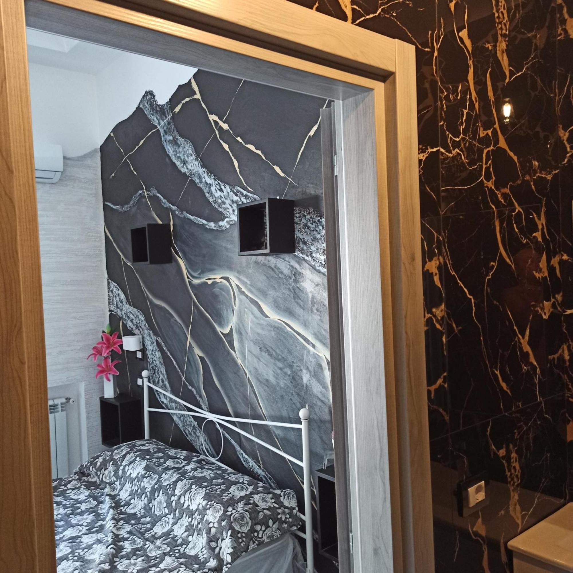 In The Center Rooms 那不勒斯 外观 照片