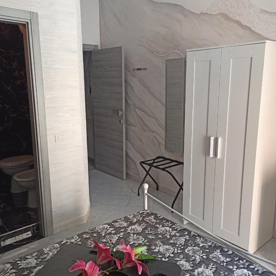 In The Center Rooms 那不勒斯 外观 照片