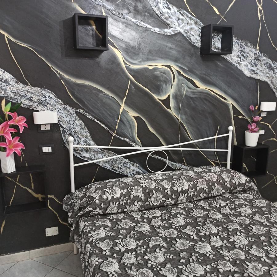 In The Center Rooms 那不勒斯 外观 照片