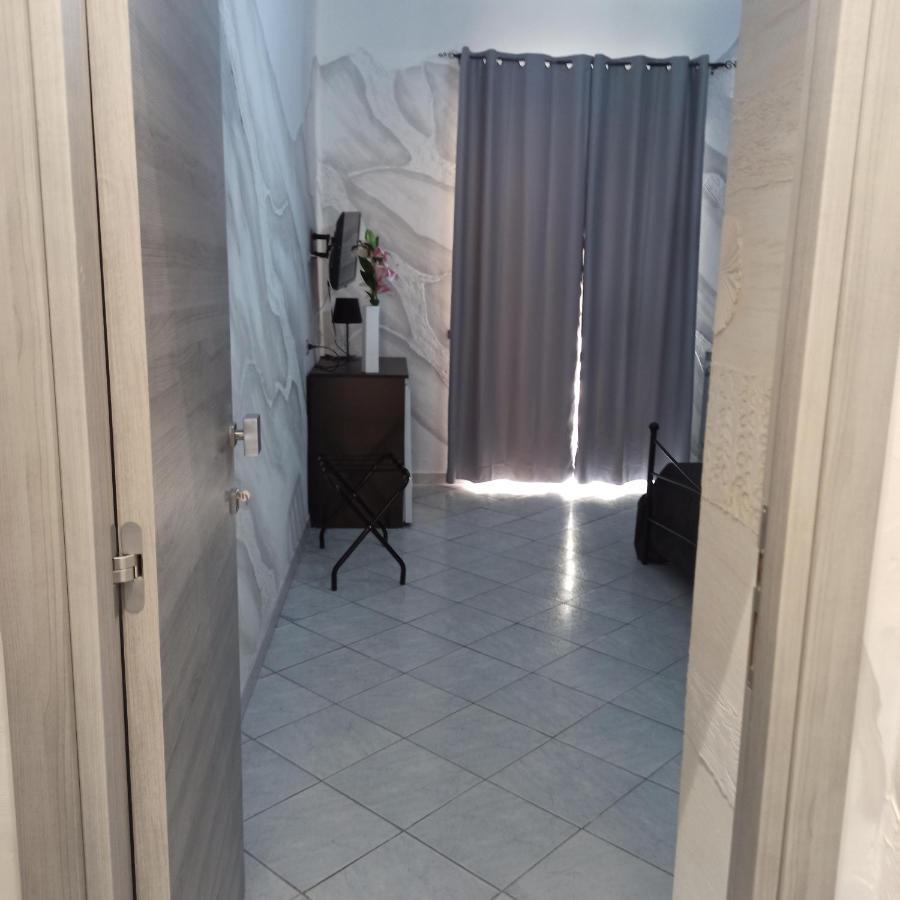 In The Center Rooms 那不勒斯 外观 照片