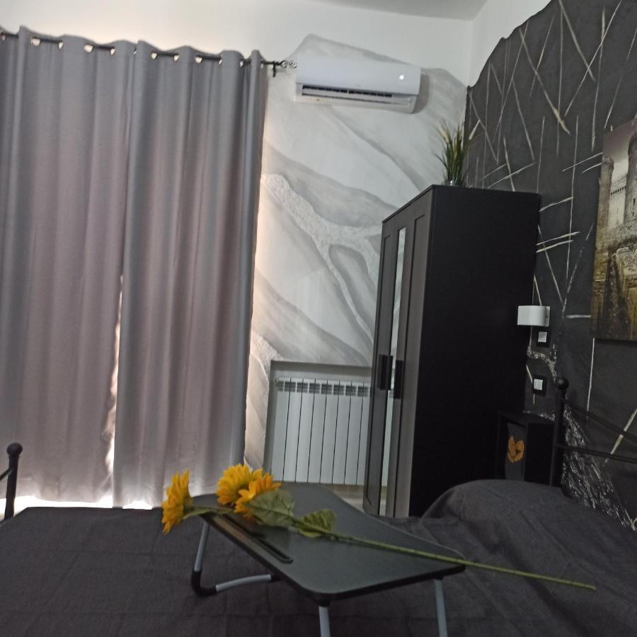 In The Center Rooms 那不勒斯 外观 照片