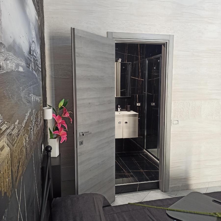 In The Center Rooms 那不勒斯 外观 照片