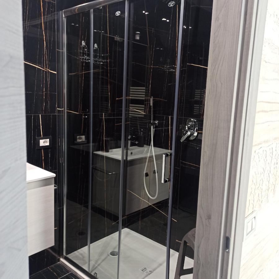 In The Center Rooms 那不勒斯 外观 照片