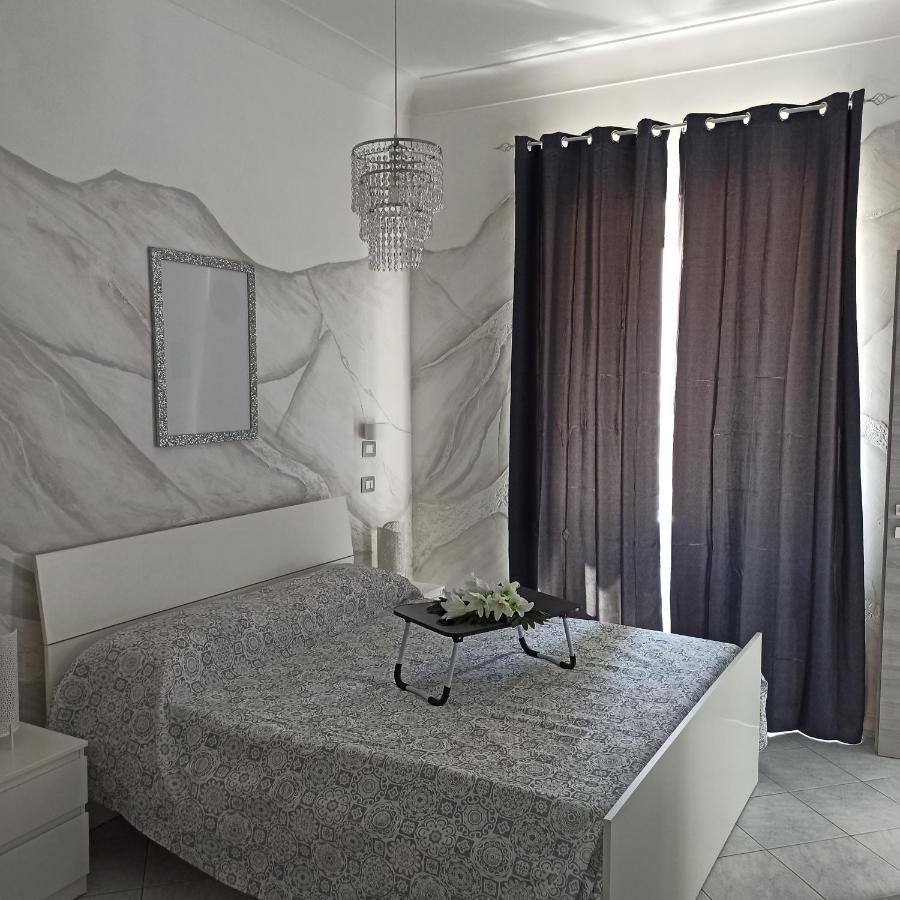 In The Center Rooms 那不勒斯 外观 照片