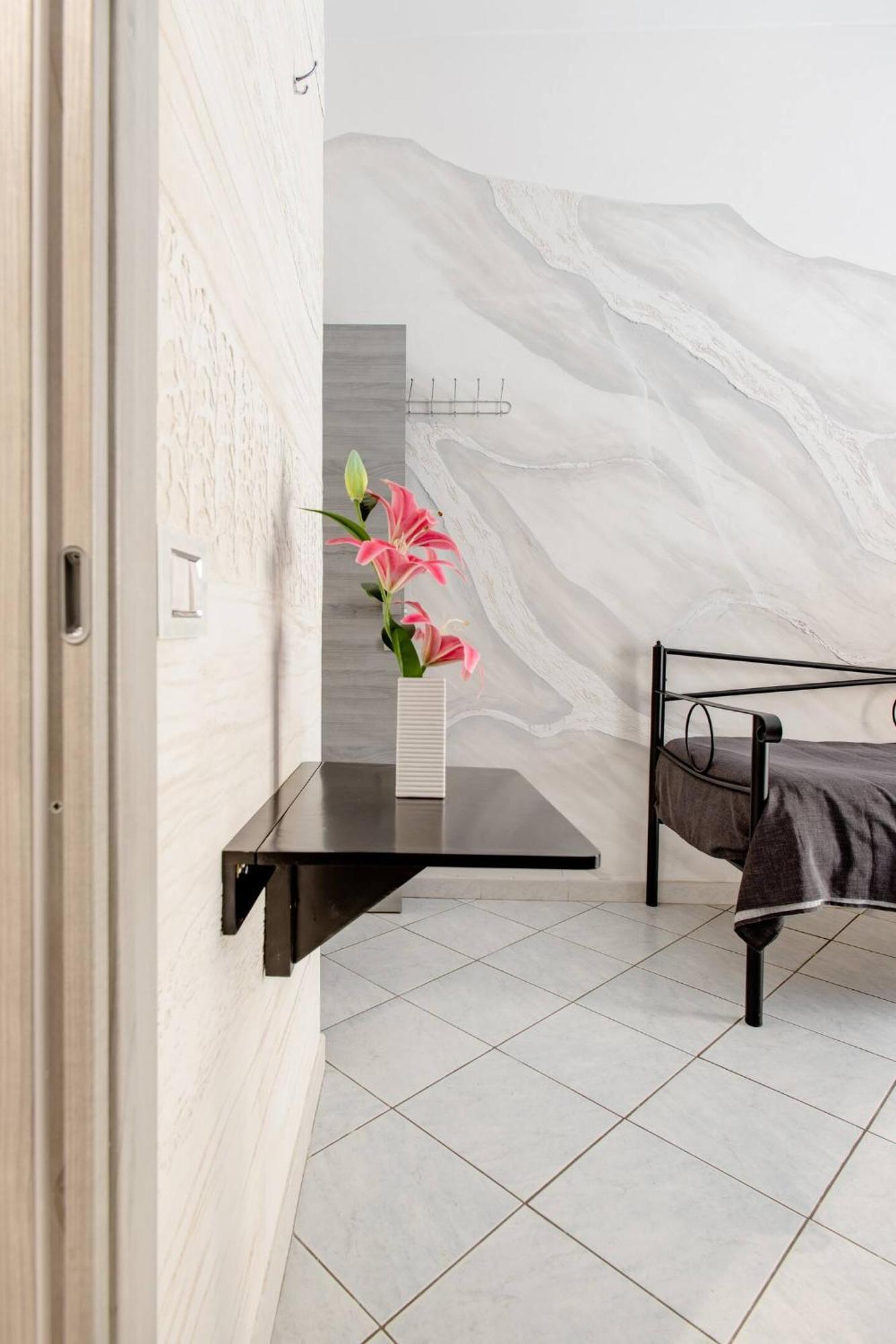 In The Center Rooms 那不勒斯 外观 照片